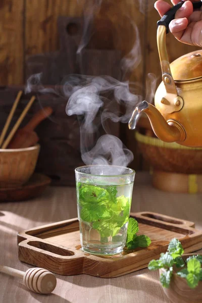 Gorąca Herbata Filiżance Miętą Lodem — Zdjęcie stockowe