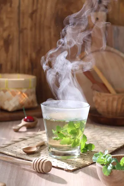 Gorącą Herbatę Cytryną Miętą — Zdjęcie stockowe