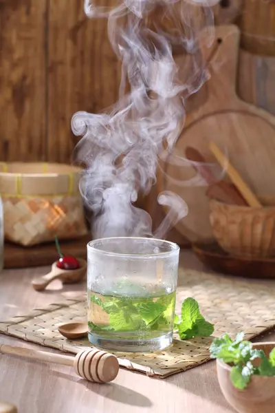 Herbata Ziołowa Cytryną Liśćmi Mięty — Zdjęcie stockowe