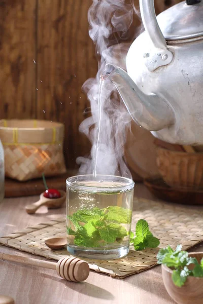 Горячий Зеленый Чай Лимоном Мятой — стоковое фото