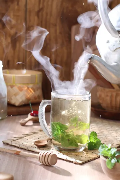 レモンとミントと緑茶 — ストック写真