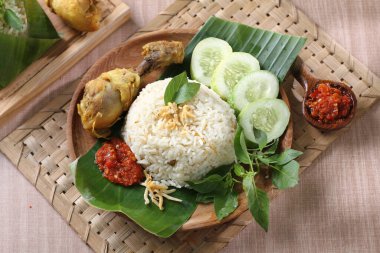 Domuz eti ve sebzeli pirinç..