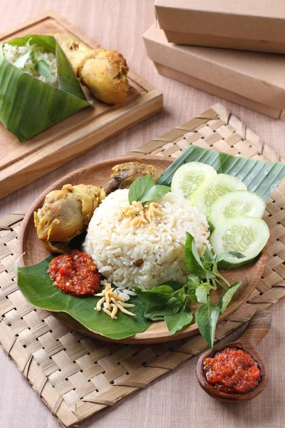 Μαλαισιανό Παραδοσιακό Φαγητό Ρύζι Και Κοτόπουλο Τηγανητό Κάρυ Και Κοτόπουλο — Φωτογραφία Αρχείου