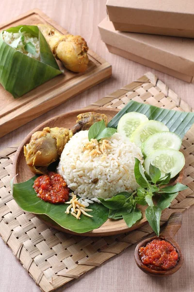 Endonezya Yemeği Tavuğu — Stok fotoğraf