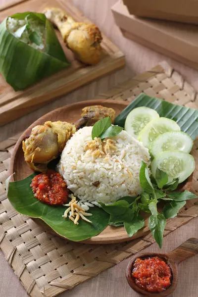 Endonezya Geleneksel Pirinç Sebzeli — Stok fotoğraf
