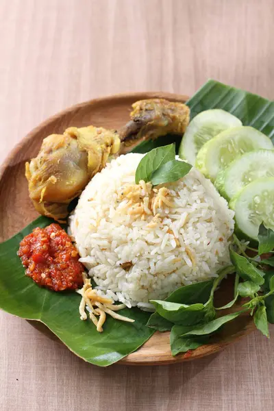 Rice Curry Leaf Chicken Banana Leaves Rice Fried Rice Fried — Stock Photo, Image