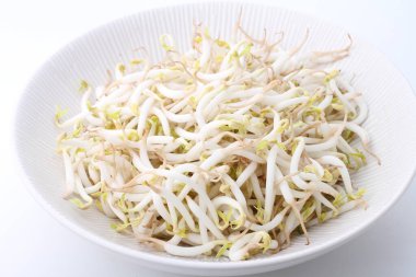 Bir kasede taze Çin lahanası