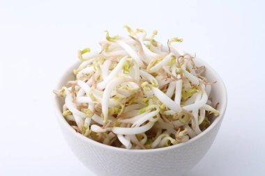 Yapraklı taneler ve hoş kokulu turplar vardır.