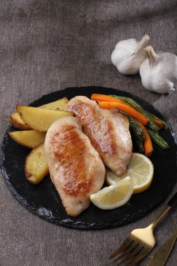 Sebzeli tavuk göğüs fileto