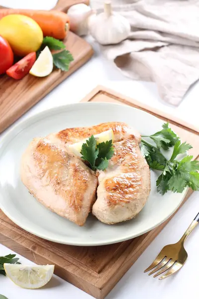 Sebzeli tavuk göğsü.