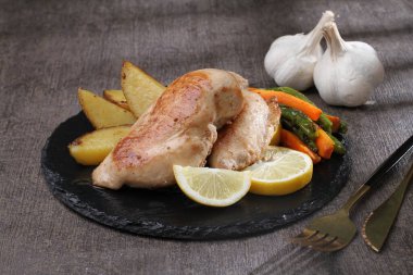 ızgara tavuk budu ve patates