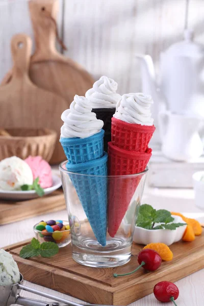 Вкусное Мороженое Ягодами — стоковое фото