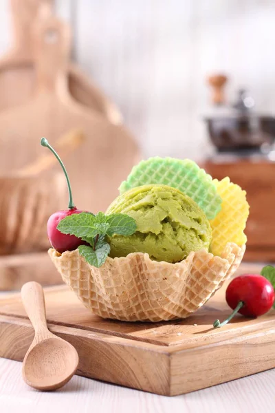 新鮮な緑茶アイスクリーム — ストック写真