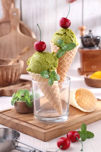Морозиво Фруктами Ягодами — стокове фото