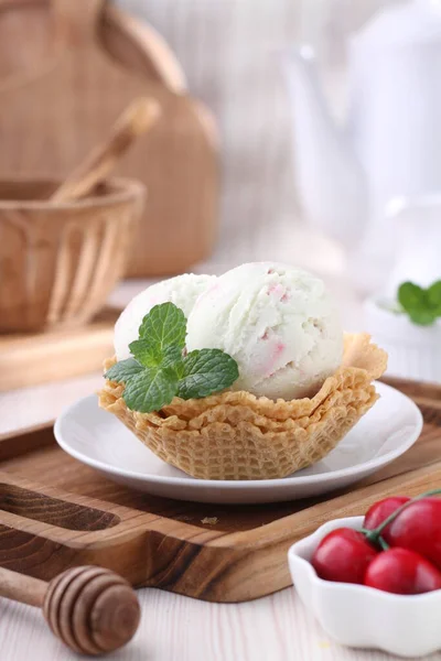Мороженое Вафлями Мятой — стоковое фото