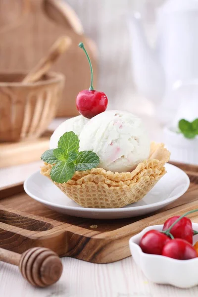Морозиво Вафельником — стокове фото