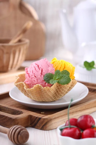 Fresh Strawberry Ice Cream Berries — Stock Photo, Image