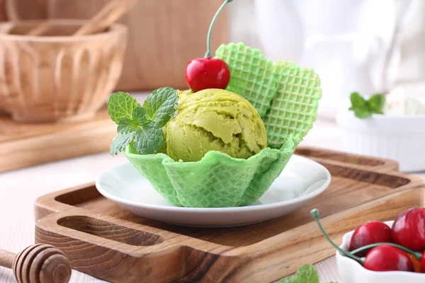 Delicious Fresh Fruit Ice Cream Green Leaves — Stock Photo, Image