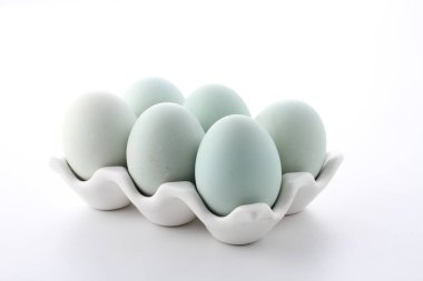 Yuvadaki paskalya yumurtaları