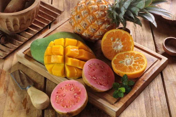 Fresh Ripe Fruit Sliced Fruits Wooden Background — Stock Photo, Image