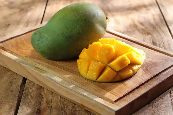 Fresh Ripe Mango Wooden Table — Stock Photo, Image