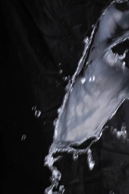 su sıçrama yakın çekim