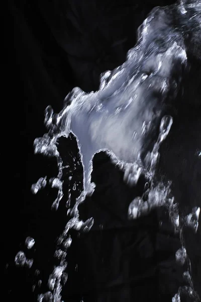 Сплеск Води Чорному Тлі — стокове фото