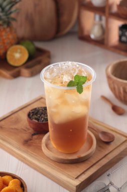 Naneli ve buzlu çay.