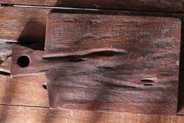 İtalya 'da bir köyde ahşap kapı detayı