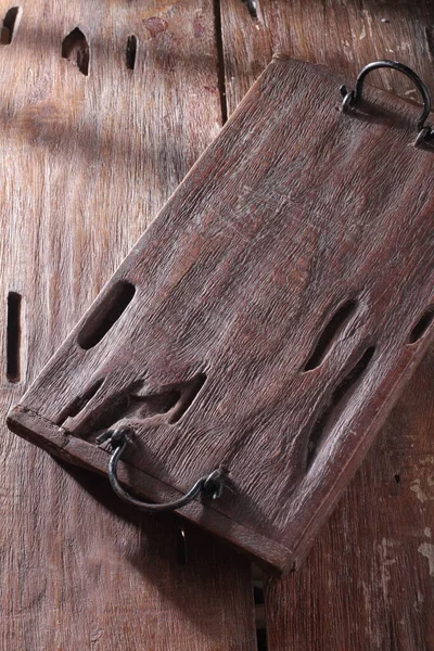Старое Ржавое Железо Деревянном Столе — стоковое фото