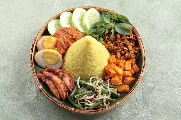 Ταϊλανδέζικο Φαγητό Τηγανητό Αυγό Χοιρινό Γαρίδες Ταϊλανδέζικα Νούντλς Ταϊλανδέζικο Φαγητό — Φωτογραφία Αρχείου