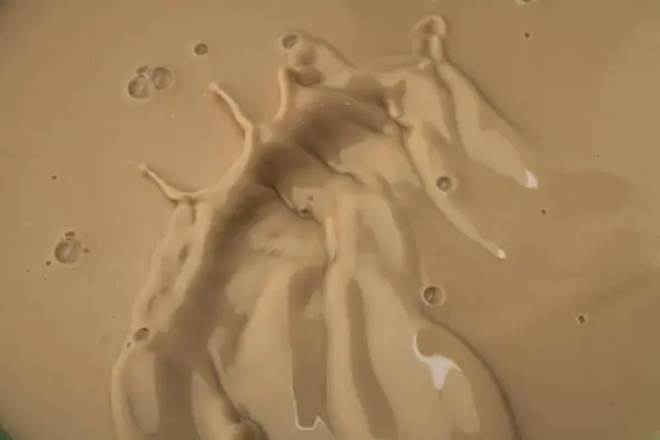 Плеск Молока Молочном Бассейне — стоковое фото
