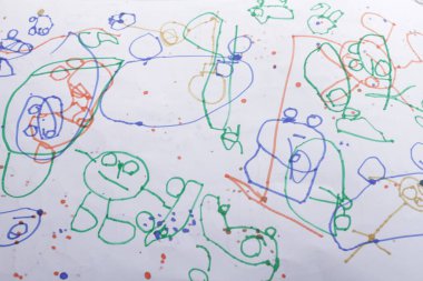 Bir çocuğun renkli çizimleri.