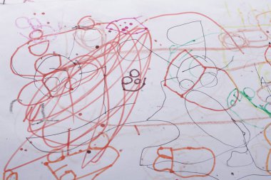 Kalemle bir kağıda soyut çizim