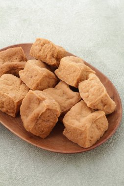 Tahu sumedang, Sumedang, Batı Java, Endonezya 'da kızartılmış bir Tofu türüdür. İlk olarak Çinli bir Endonezyalı olan Ong Kino tarafından yapıldı. Diğer tofulardan farklı özellikleri var..