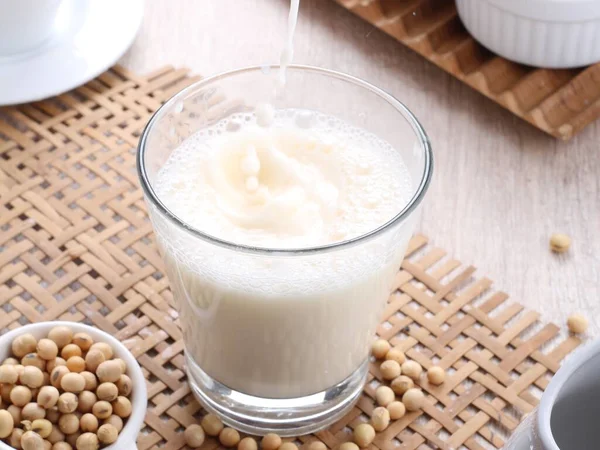 soybean milk with sesame seeds