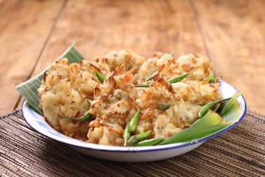 Kızarmış karides, kızarmış balık..