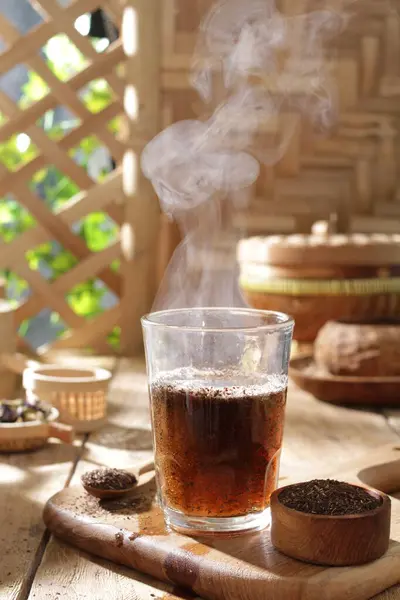 Çay Fincanı Kahve Ahşap Masada — Stok fotoğraf