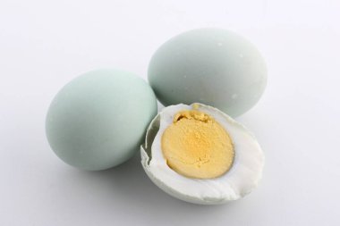 Beyaz ve sarı yumurtalara yaklaş