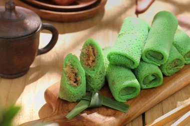 Yeşil çay tozlu yeşil çay keki