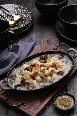 Kızarmış pastırmalı tava.