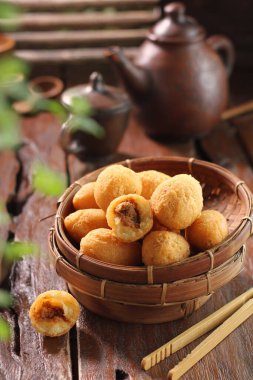 Susamlı Çin ay pastası.