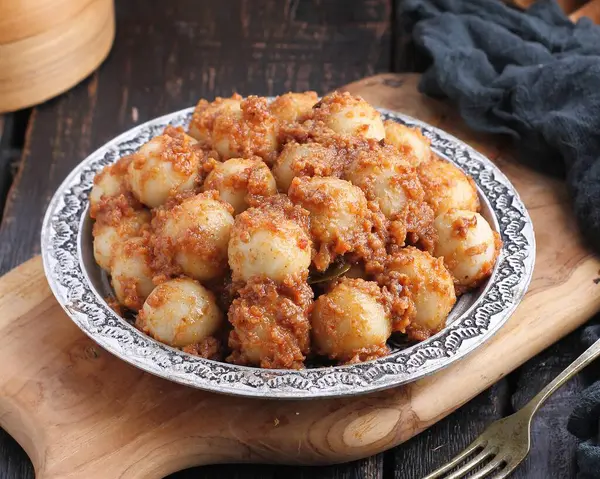 Kasede domates soslu ev yapımı İtalyan gnocchi.