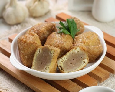 Peynirli ve sebzeli fırında et