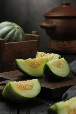 Piyasada taze yeşil kavun