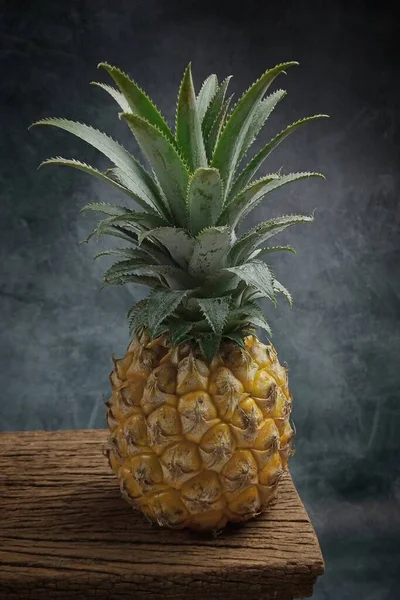Fresh Pineapple Wooden Bowl — Stock Photo, Image