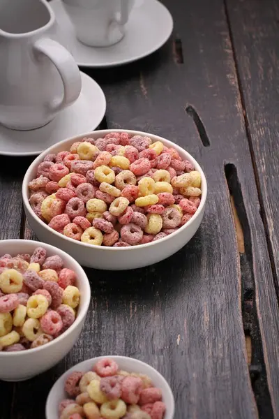 Delicioso Desayuno Con Cereales Leche Mesa Madera Primer Plano —  Fotos de Stock
