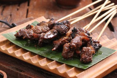 Yemek fotoğrafçılığı, yiyeceklerin çekici natürmort fotoğraflarını çekmek için kullanılan bir natürmort fotoğrafçılık türüdür. Ticari fotoğrafçılığın uzmanlaşması olarak.