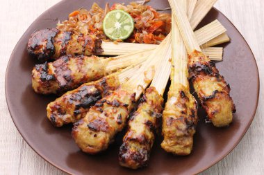 Yemek fotoğrafçılığı, yiyeceklerin güzel, ağız sulandırıcı görüntülerini yakalamaya odaklanan bir fotoğraf türüdür. İster bir yemek kitabı için olsun,