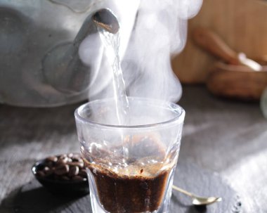 Kahve çekirdekli kahve fincanı